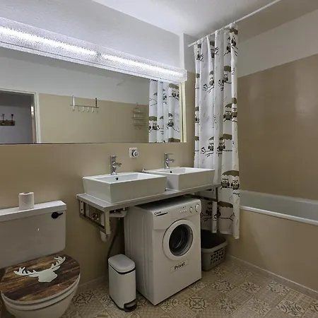 Pl203 Frisch Renovierte Lichtdurchflutete Mit Terrasse